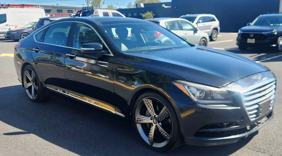 2016 Hyundai Genesis - Image 6 of 10