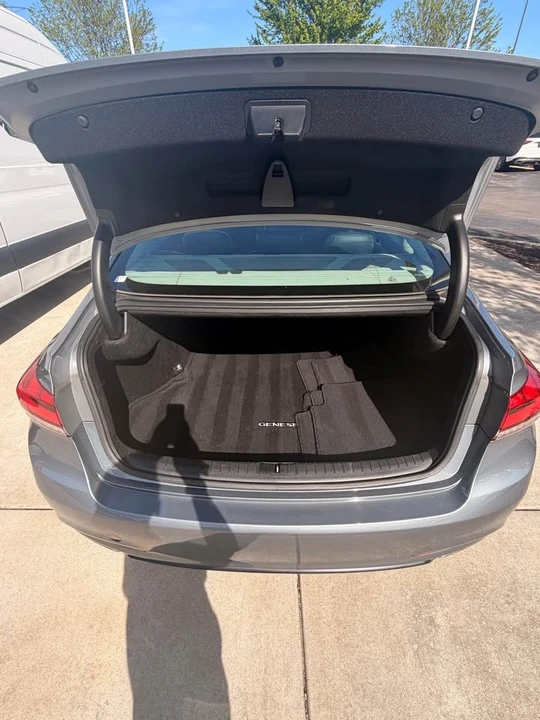 2016 Hyundai Genesis - Image 5 of 9