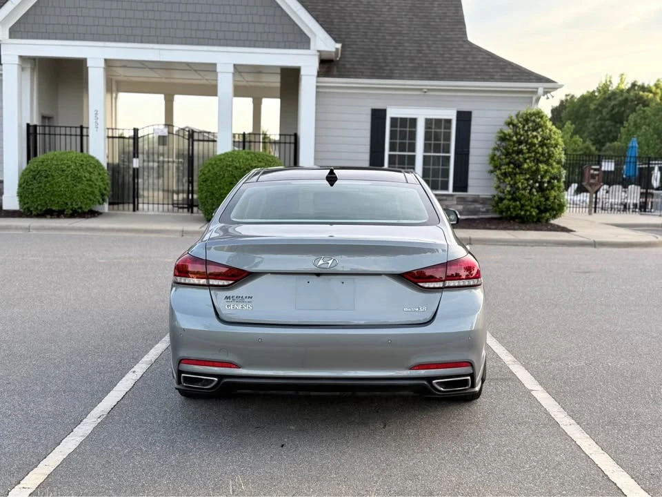 2016 Hyundai Genesis - Image 4 of 17