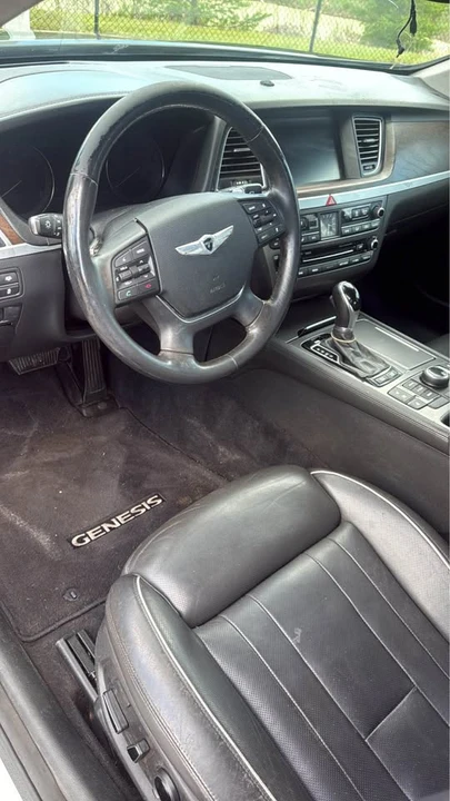 2016 Hyundai Genesis - Image 8 of 8