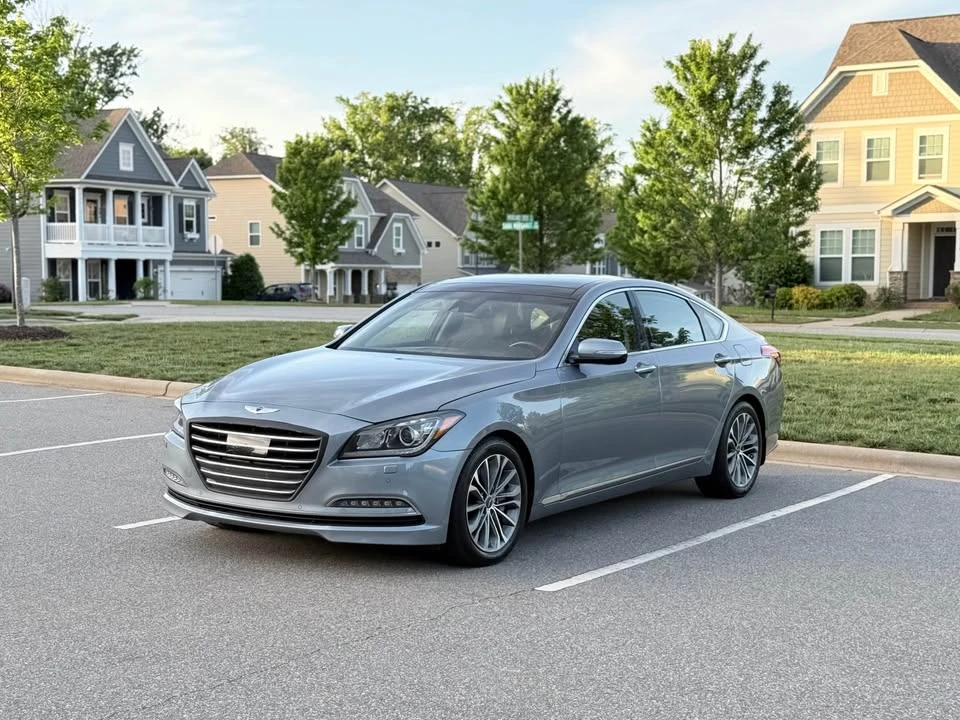 2016 Hyundai Genesis - Image 2 of 17