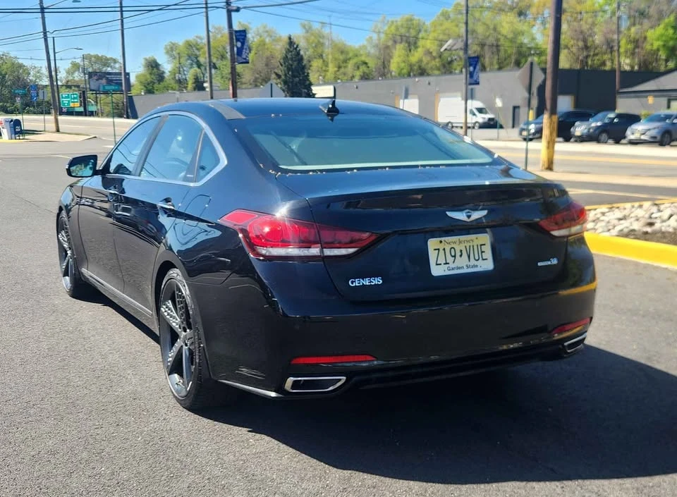 2016 Hyundai Genesis - Image 3 of 10