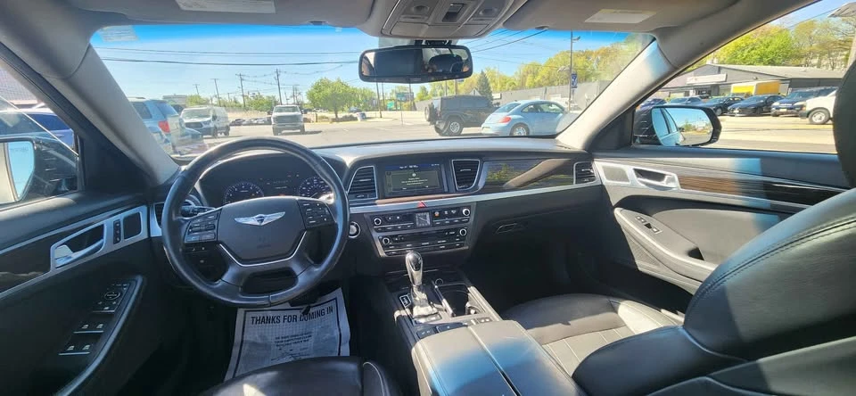 2016 Hyundai Genesis - Image 8 of 10