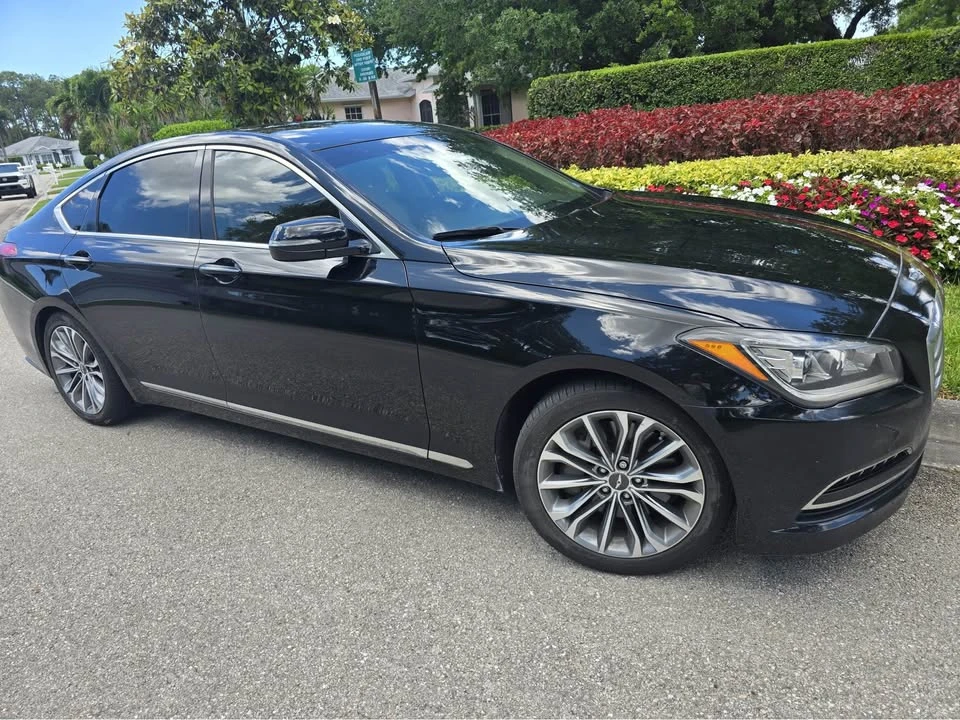 2016 Hyundai Genesis - Image 13 of 19