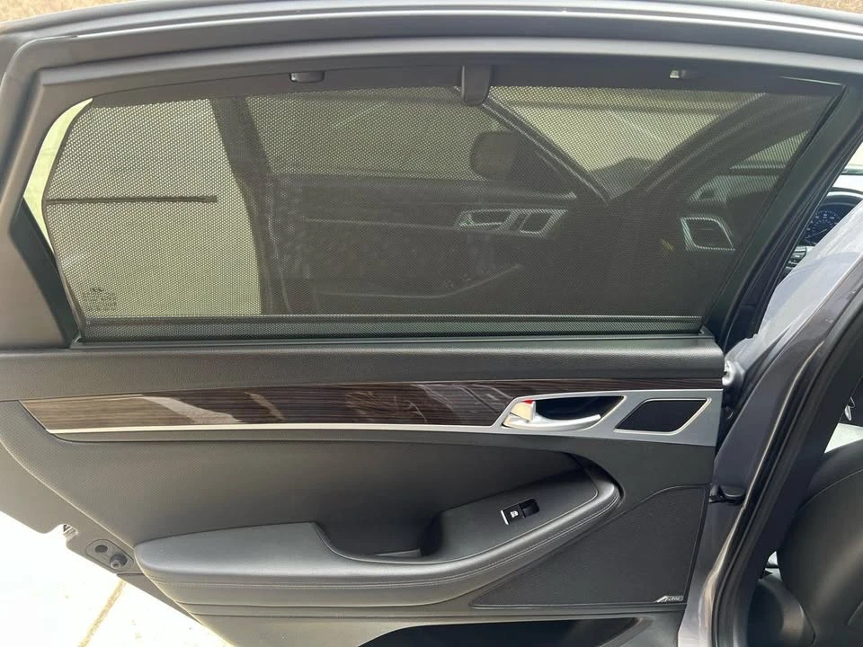 2016 Hyundai Genesis - Image 19 of 20