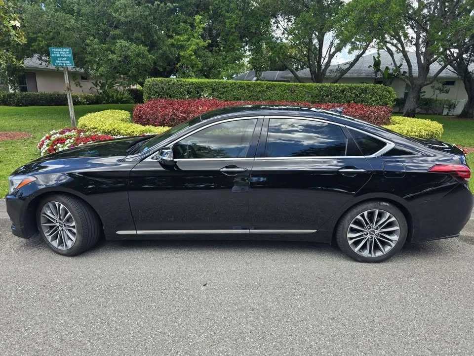 2016 Hyundai Genesis - Image 18 of 20