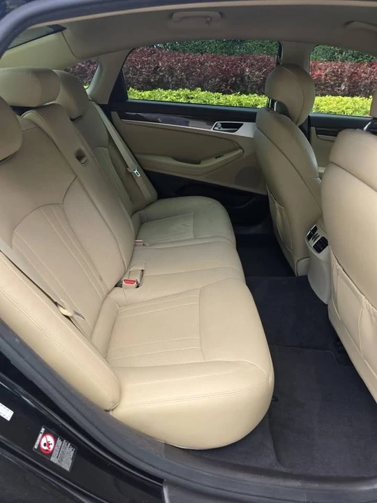 2016 Hyundai Genesis - Image 11 of 20