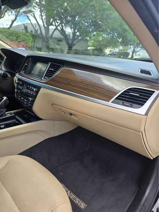 2016 Hyundai Genesis - Image 19 of 19