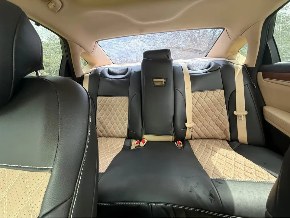 2016 Hyundai Genesis - Image 12 of 18