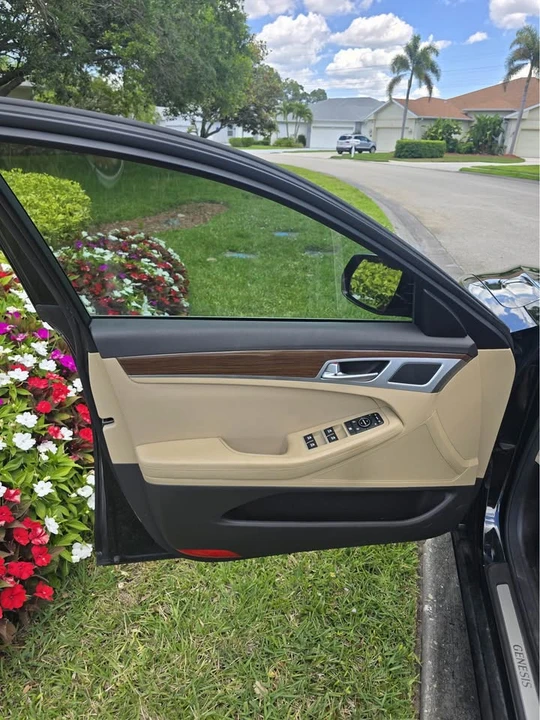 2016 Hyundai Genesis - Image 7 of 19
