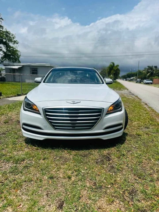 2016 Hyundai Genesis - Image 8 of 17