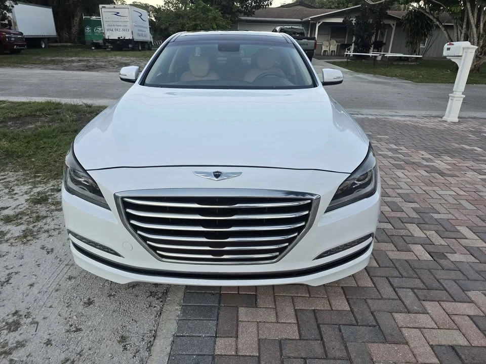 2016 Hyundai Genesis - Image 8 of 14