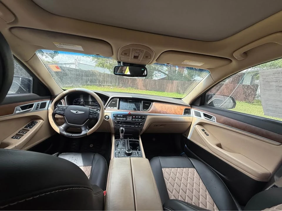 2016 Hyundai Genesis - Image 10 of 18