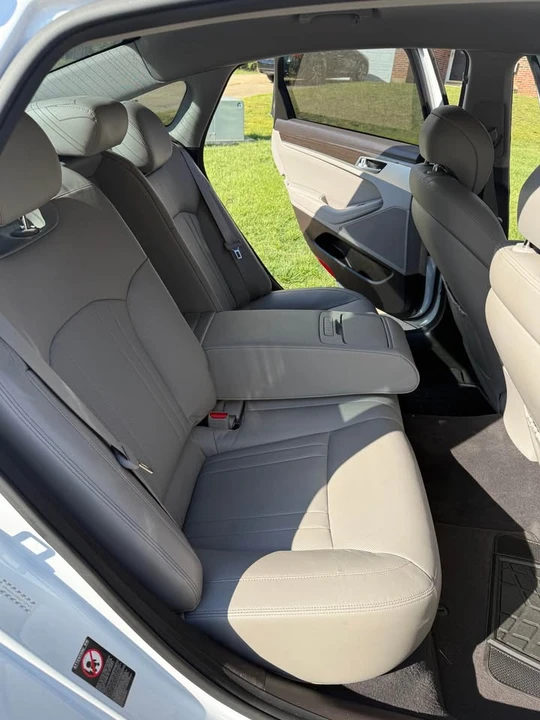 2016 Hyundai Genesis - Image 7 of 8