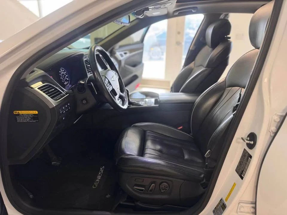 2016 Hyundai Genesis - Image 9 of 18