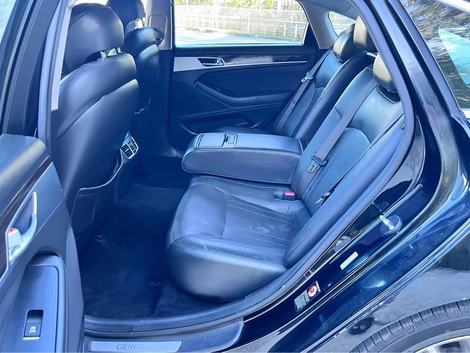 2016 Hyundai Genesis - Image 9 of 13