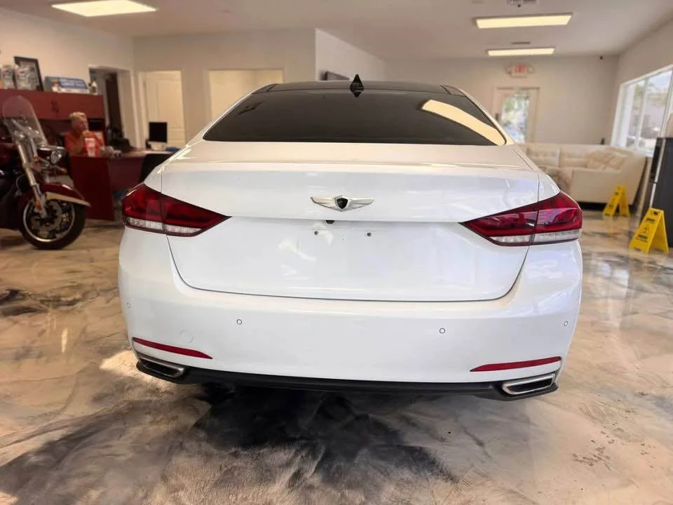 2016 Hyundai Genesis - Image 4 of 18