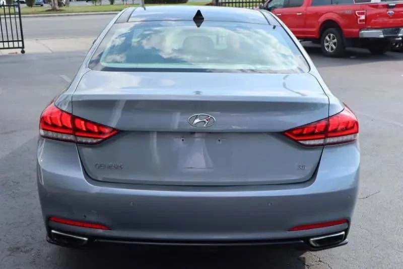 2016 Hyundai Genesis - Image 4 of 18