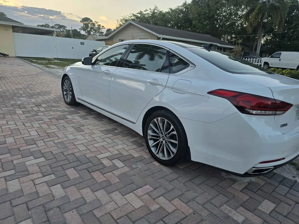 2016 Hyundai Genesis - Image 4 of 14