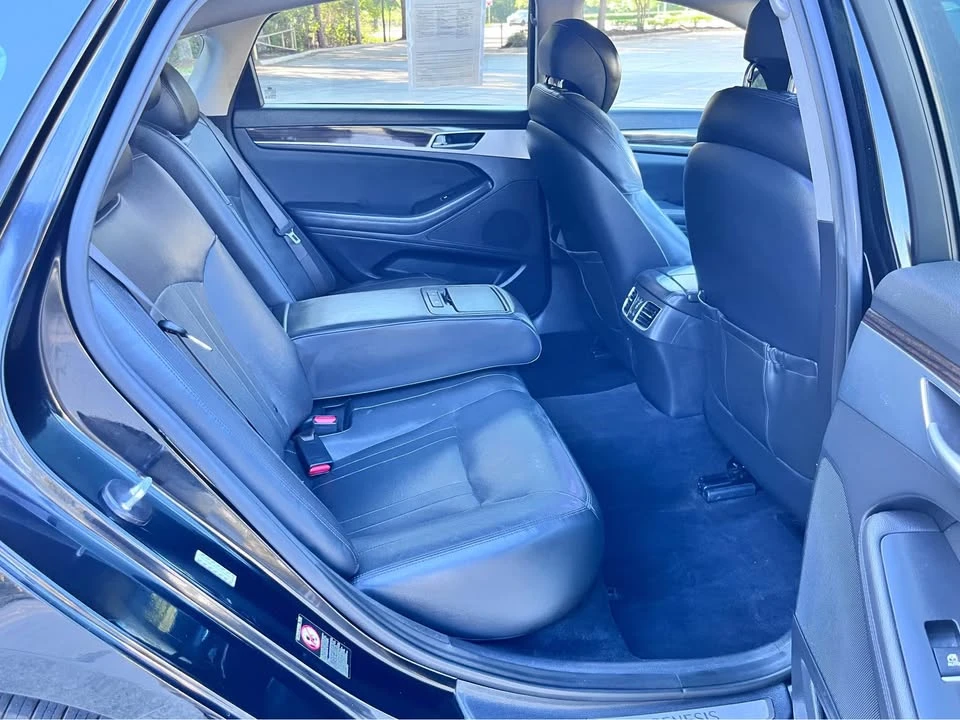 2016 Hyundai Genesis - Image 10 of 13