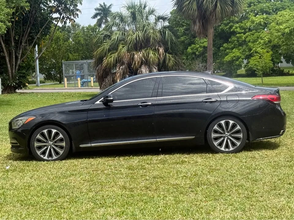 2016 Hyundai Genesis - Image 8 of 18