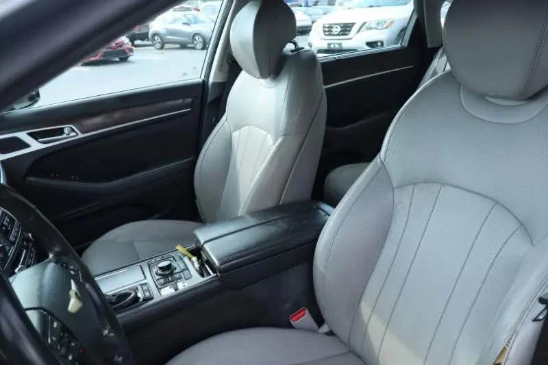 2016 Hyundai Genesis - Image 9 of 18