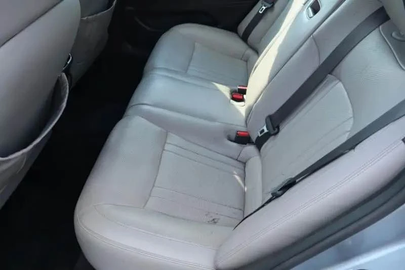 2016 Hyundai Genesis - Image 14 of 18