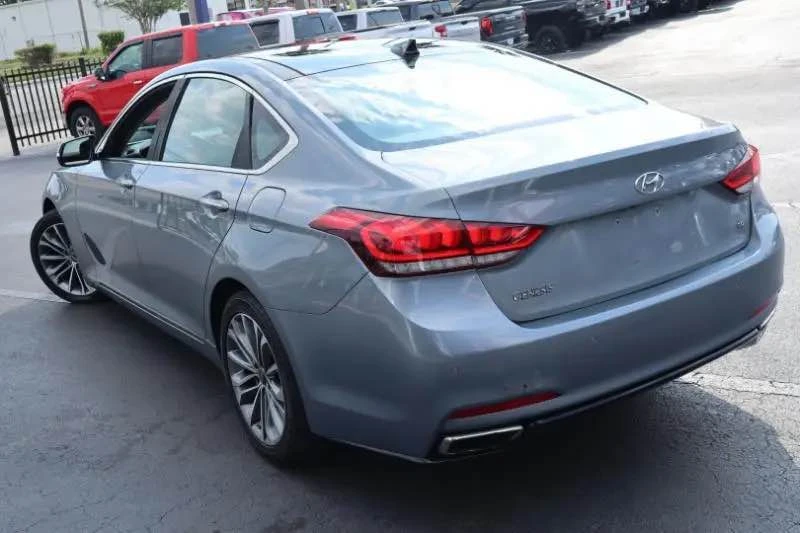 2016 Hyundai Genesis - Image 5 of 18