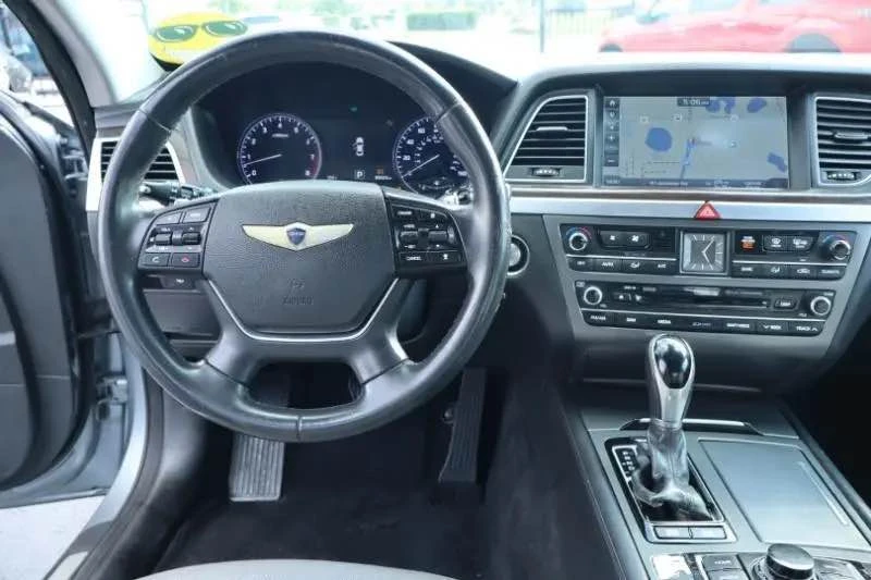 2016 Hyundai Genesis - Image 11 of 18