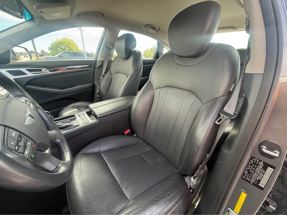 2016 Hyundai Genesis - Image 7 of 8