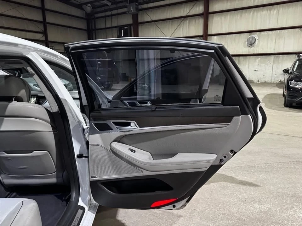 2016 Hyundai Genesis - Image 20 of 20