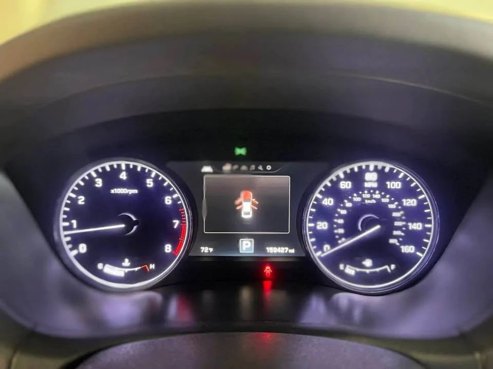 2016 Hyundai Genesis - Image 12 of 18