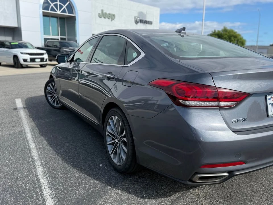 2016 Hyundai Genesis - Image 4 of 8