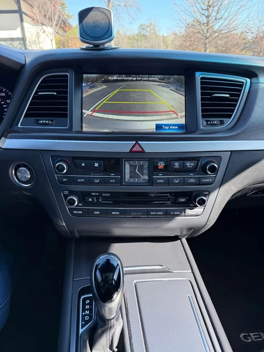 2016 Hyundai Genesis - Image 9 of 17