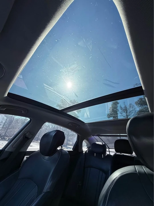 2016 Hyundai Genesis - Image 10 of 17