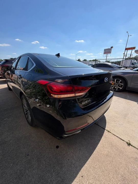 2016 Hyundai Genesis - Image 4 of 8