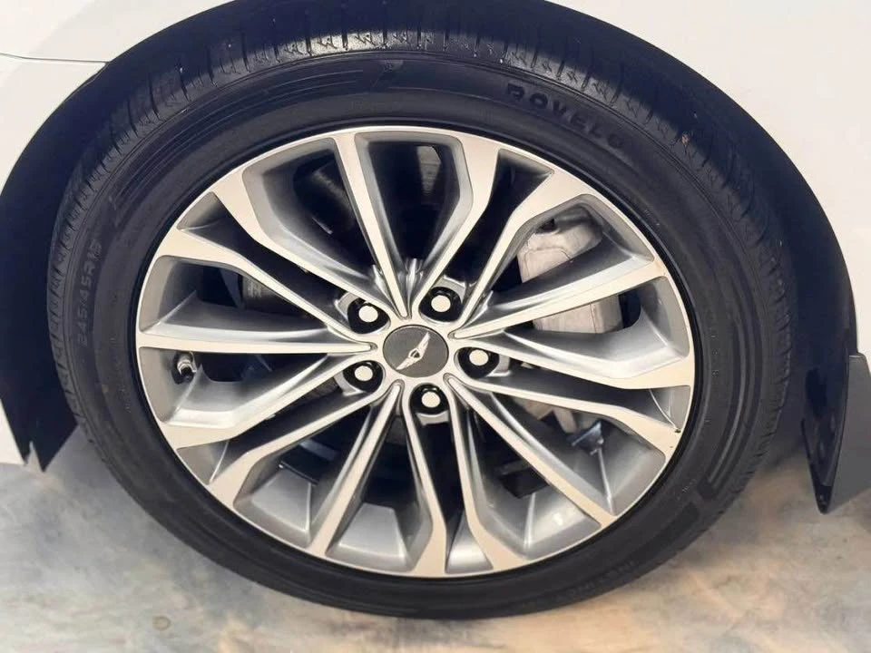 2016 Hyundai Genesis - Image 6 of 18