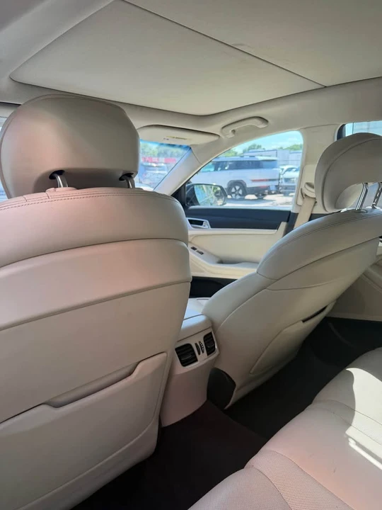 2016 Hyundai Genesis - Image 7 of 8