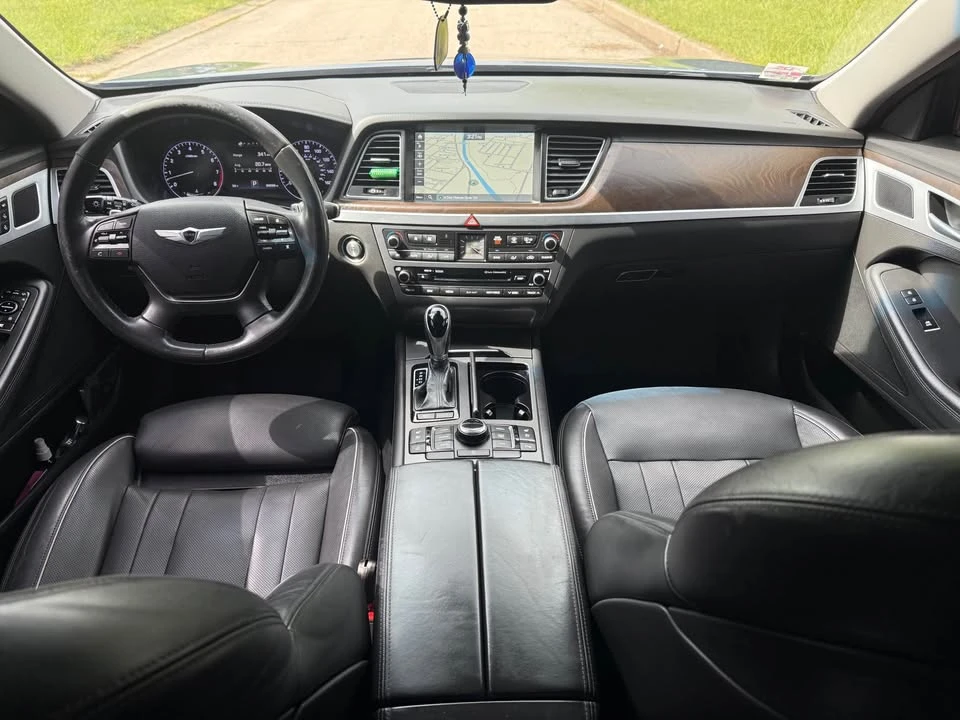 2016 Hyundai Genesis - Image 11 of 20