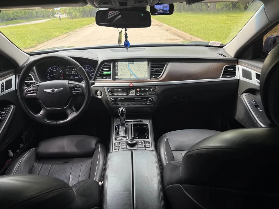 2016 Hyundai Genesis - Image 10 of 20