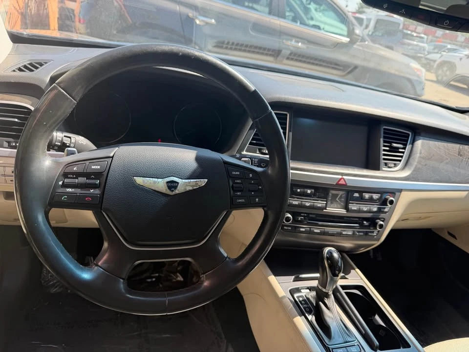 2016 Hyundai Genesis - Image 6 of 8
