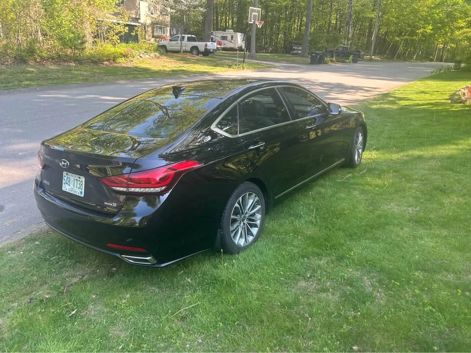 2016 Hyundai Genesis - Image 2 of 11