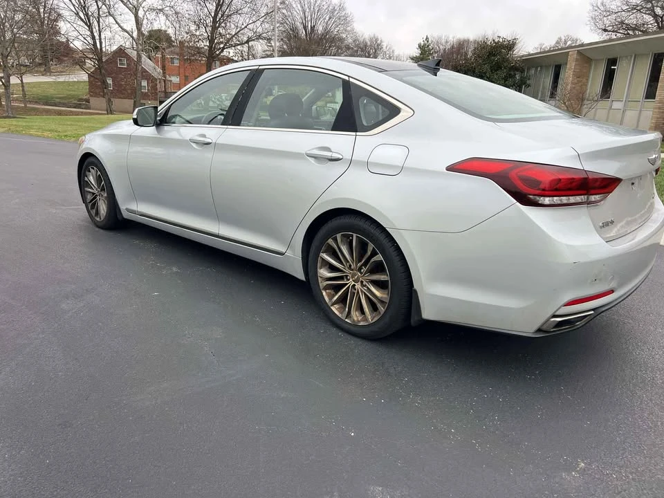 2016 Hyundai Genesis - Image 5 of 20
