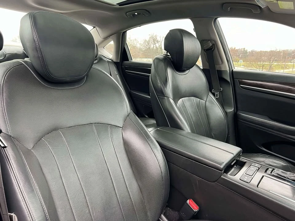 2016 Hyundai Genesis - Image 13 of 20