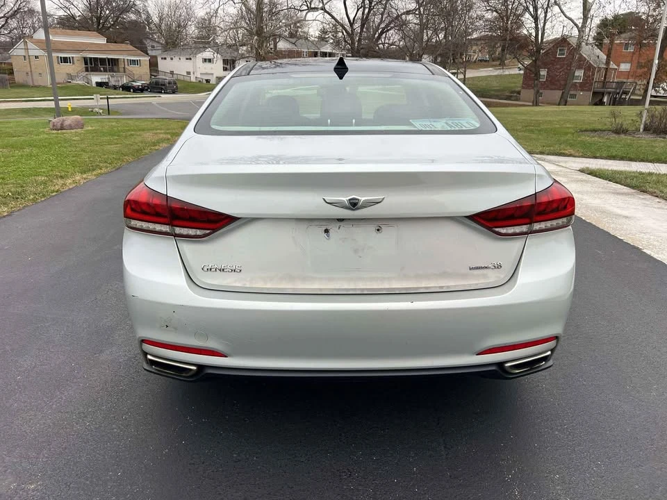 2016 Hyundai Genesis - Image 8 of 20