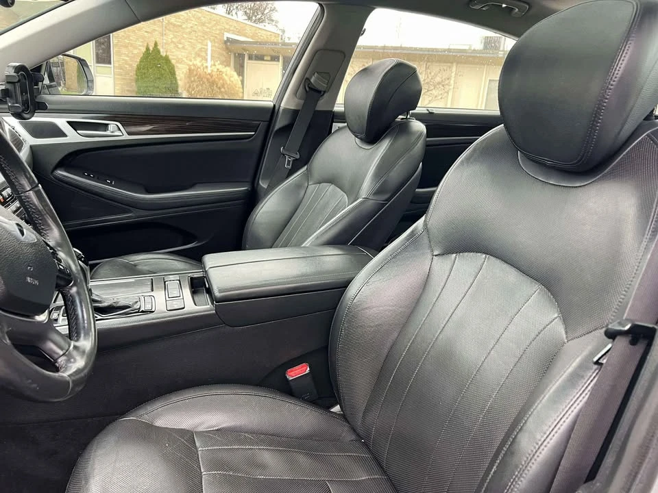 2016 Hyundai Genesis - Image 10 of 20