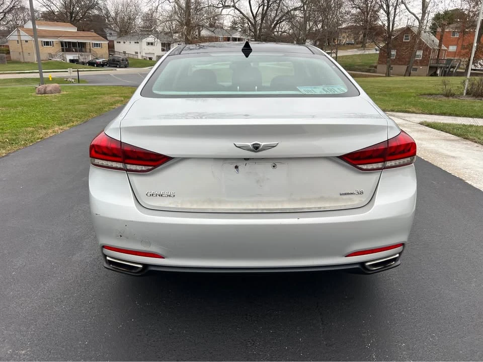 2016 Hyundai Genesis - Image 7 of 19