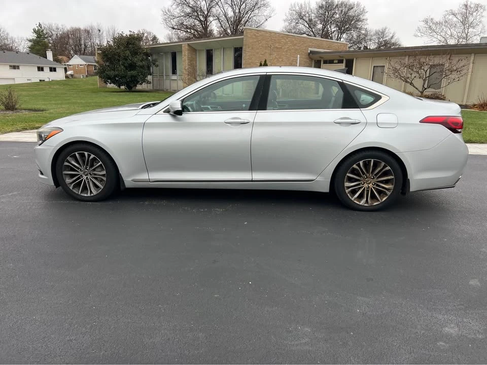 2016 Hyundai Genesis - Image 9 of 19