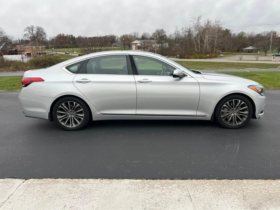 2016 Hyundai Genesis - Image 5 of 19
