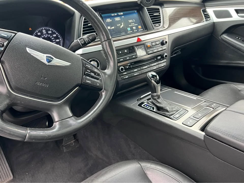 2016 Hyundai Genesis - Image 10 of 19